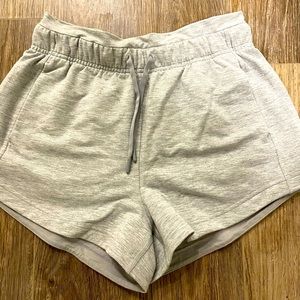 Lululemon Inner Glow High-Rise Short 3” (US 4)